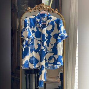 L S'EDGE NWT Arden Blue and White Short Sleeve Tie Neck Blouse